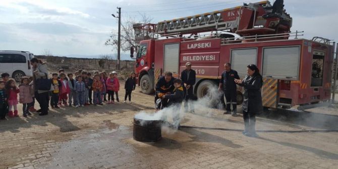 Anaokulu Öğrencilerine Yangın Tatbikatı