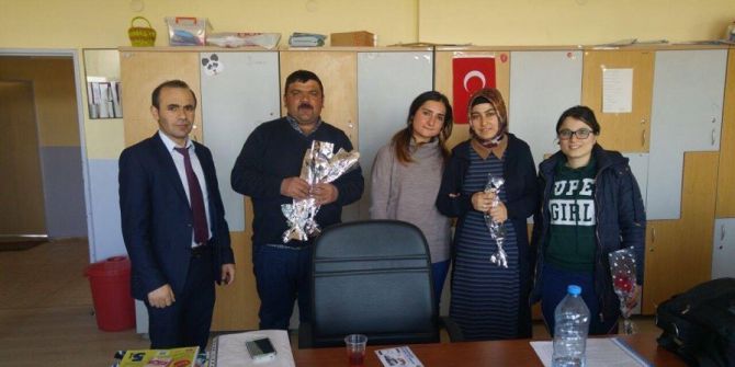 Çıldır Belediyesi Kadınlara Gül Dağıttı