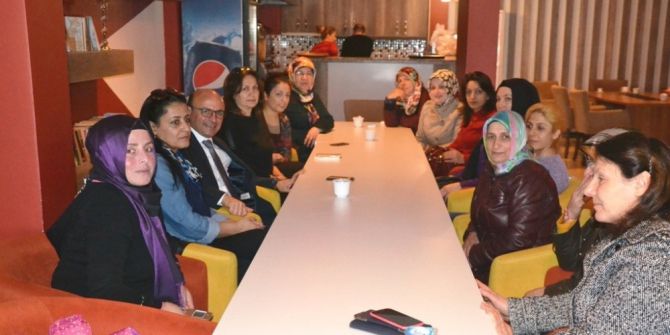 Gönüllü Kadınlar ‘Evet’ İçin Çalışıyor