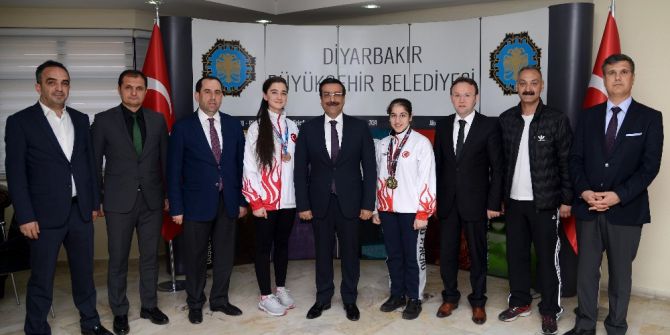 Şampiyon Sporculardan Başkan Atilla’ya Ziyaret