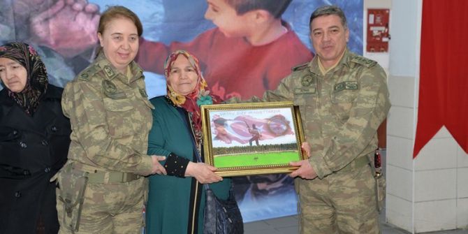 Bolu Valisi Aydın Baruş Şehit Aileleriyle Bir Araya Geldi