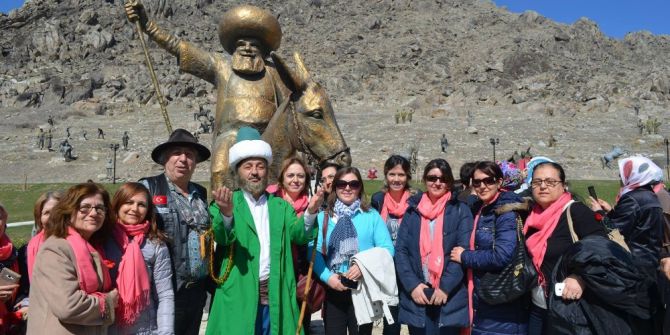 Yaklaşık Bin Kadın Dünyanın Merkezinde Ağırlandı