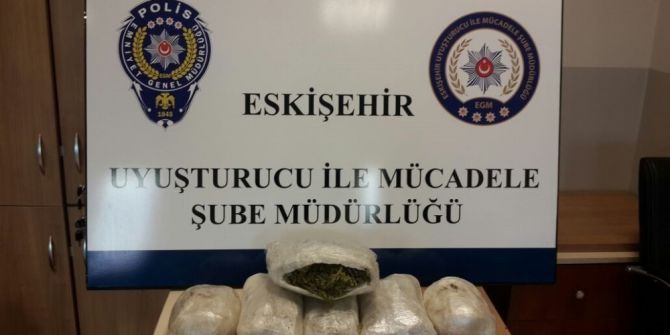 Araç Lastiğinden 4 Kilo Uyuşturucu Çıktı