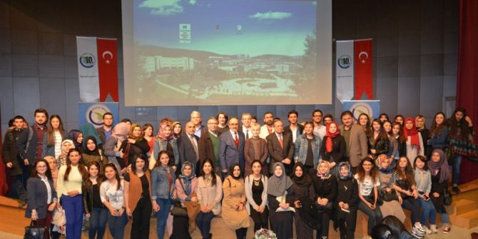 Düzce Üniversitesi Milli Şairimiz Mehmet Akif Ersoy’un Torununu Ağırladı