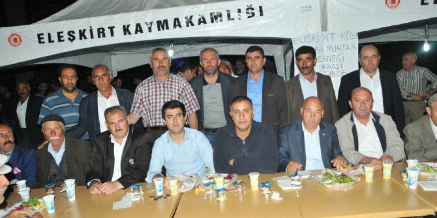 Muhtarlar Demokrasi Nöbetinde