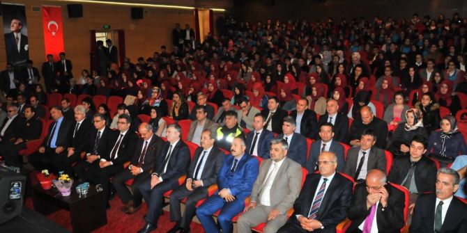 Akşehir’de "İstiklal Şairini İstikbale Taşımak" Paneli Gerçekleştirildi