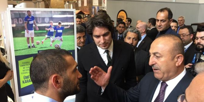 Bakan Çavuşoğlu, Kuşadası Standını Ziyaret Etti