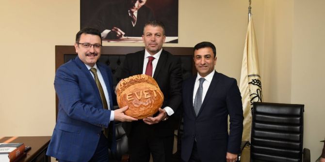 Genç, Dur Durak Bilmeden Başkanlık Sistemini Anlatıyor