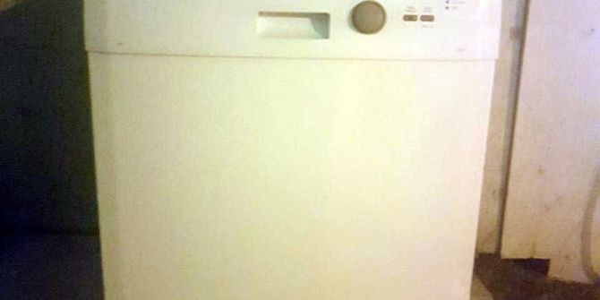 Çaldıkları Malzemeleri İnternette Sattılar