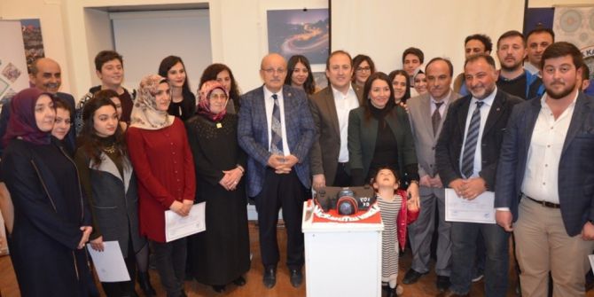 Fotoğrafçılar Sertifikalarını Aldı