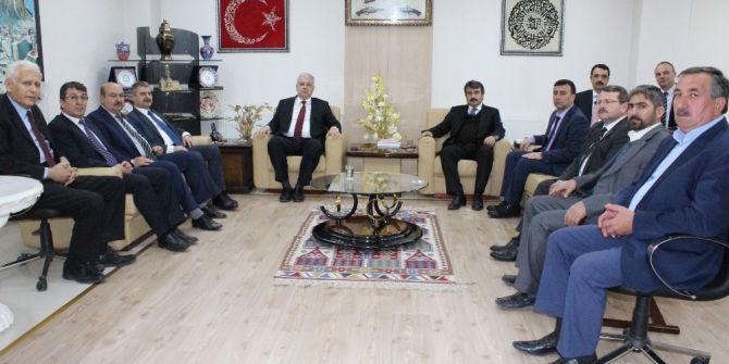 Çalışma Ve Sosyal Güvenlik Bakanlığı Müsteşar Yardımcısı Arat Afyonkarahisar’da Esnafı Dinledi