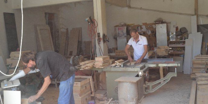 Üniversite Mezunu Mobilyacılar