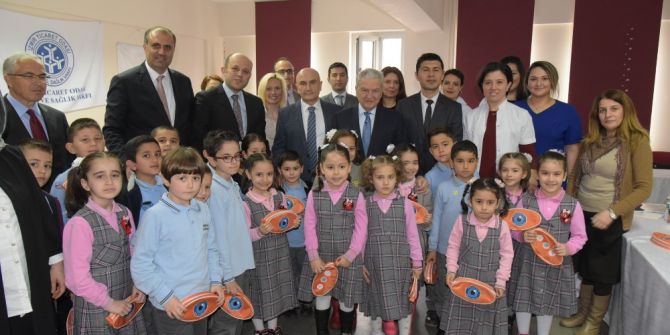 11 Bin Öğrenciye Göz Taraması