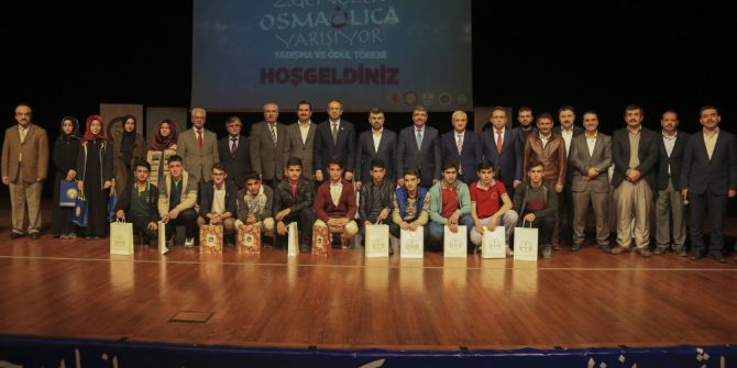 Gençler Osmanlıca Yarıştı