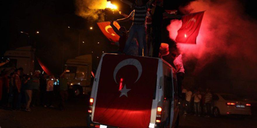 Demokrasi Nöbetinde İlginç Görüntüler De Ortaya Çıktı