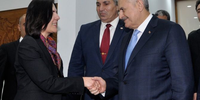 Başbakan Yıldırım, Kktc Cumhuriyet Meclisi Başkanı Siber İle Bir Araya Geldi