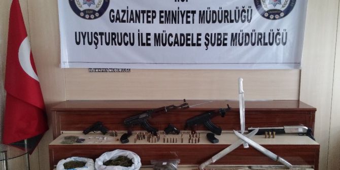 Uyuşturucu Tacirlerine Şafak Baskını