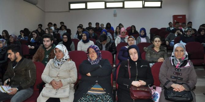 Uzmanlar Kadına Yönelik Şiddeti Anlattı