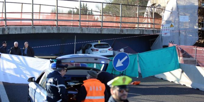 İtalya’da Otoban Köprü Çöktü: 2 Ölü