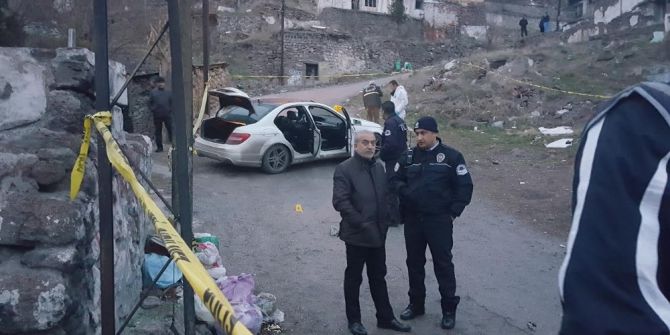 Başkent’te Çifte İnfaz. Çapraz Ateşe Tutulan Otomobilde Bulunan 2 Kişi, Hayatını Kaybetti