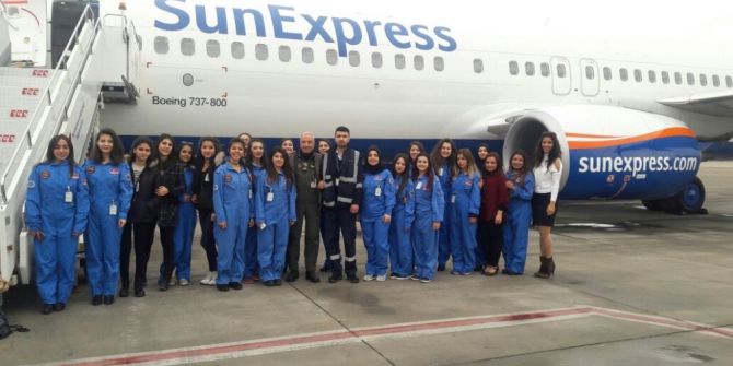 Thk’dan, 20 Üniversite Öğrencisine Uçak Gezisi