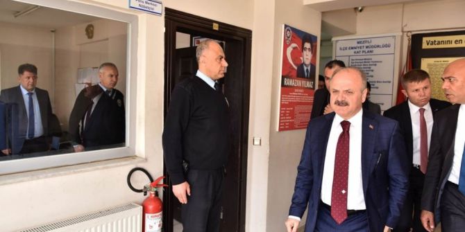Vali Çakacak, Mezitli İlçe Emniyet Müdürlüğü’nde İncelemelerde Bulundu