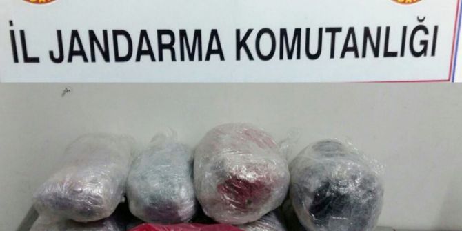 Otomobilde 10 Kilogram Uyuşturucu Madde Ele Geçirildi