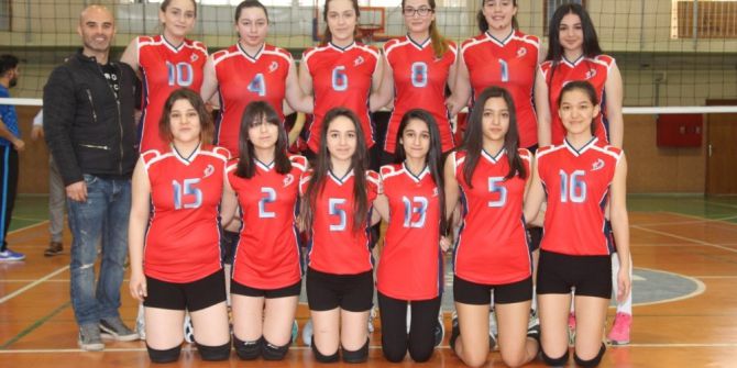 Voleybolda Okulların Şampiyonu Kadriye Moroğlu Anadolu Lisesi Oldu