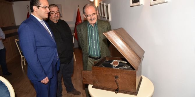 Ata Anı Evi’ne Eskişehirli Başkan Büyükerşen’den Övgü