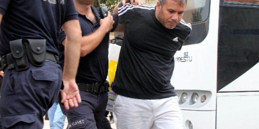 Darbeci Emniyet Müdürü Yakalanacağını Anlayınca ’Namaz Kılmaya Gidiyordum’ Demiş