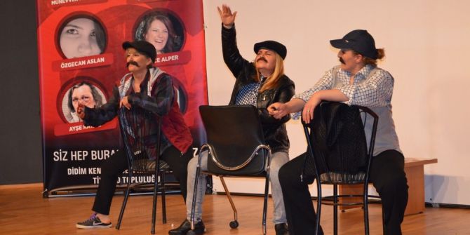 Didim’de “Bizim Kadınlarımız” Hem Güldürdü Hem Düşündürdü