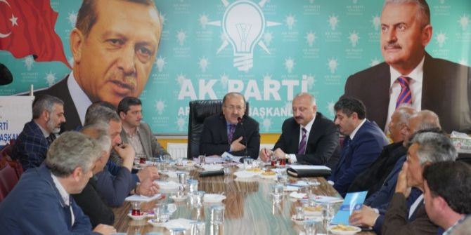 Başkan Gümrükçüoğlu Araklı’da Muhtarlarla Buluştu