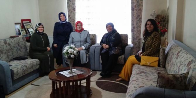 Burhaniye’de Şehit Aileleri Ziyaret Edildi