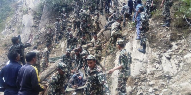 Nepal’de Otobüs 200 Metrelik Uçuruma Yuvarlandı: 26 Ölü