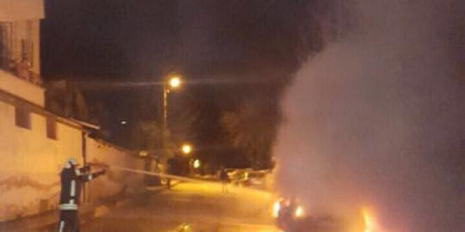 Park Halindeki Otomobil Alev Alev Yandı