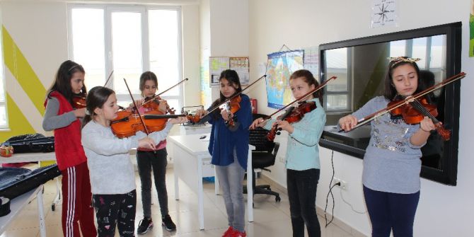 Çınar Kolejinde Kulüp Çalışmaları Başladı