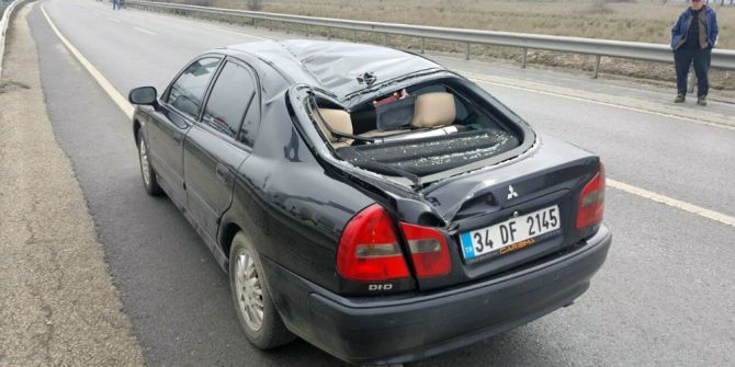 Düşen Helikopterden Kopan Pervane Otomobili Parçaladı