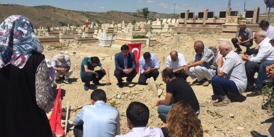 Ak Parti Yozgat Milletvekili Yusuf Başer Demokrasi Şehitlerini Unutmadı