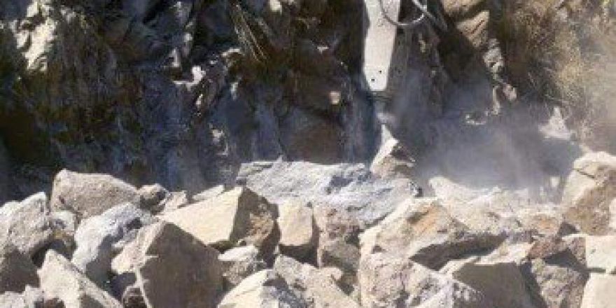 Demirci’nin Yollarında Genişletme Çalışması Yapılıyor