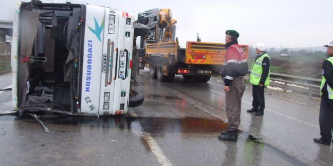 Bursa’da Yolcu Minibüsü Kazası Yürekleri Ağızlara Getirdi