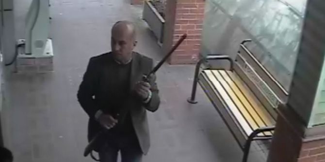 Belediye Binasını Pompalı Tüfekle Böyle Bastı