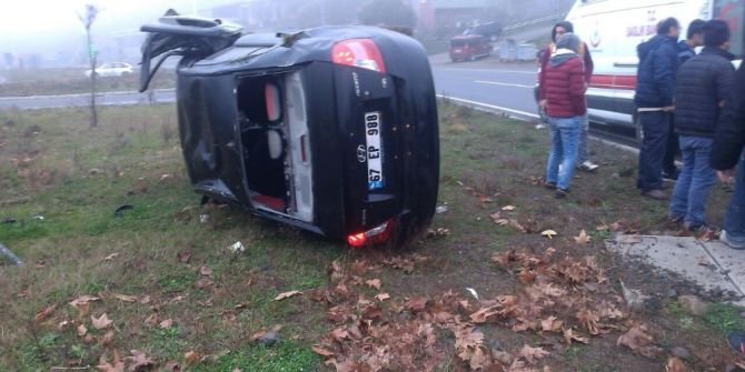 Yoldan Çıkan Otomobil Takla Attı: 1 Yaralı