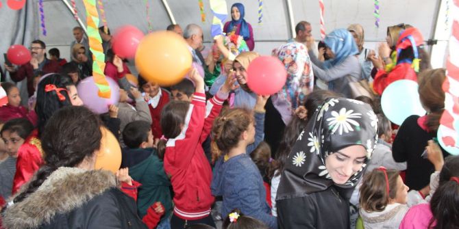 Üniversitelilerden Depremzede Öğrencilere Moral Etkinliği