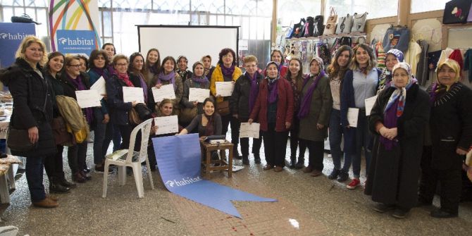 Eğitimlere Katılan El İşi Emekçisi Kadınlar Belgelerini Aldı
