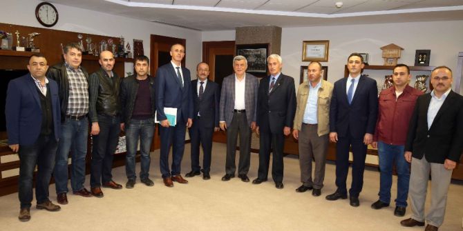 Karaosmanoğlu, Arı Yetiştiricileri Ve Kasaplar Odası Yönetimini Ağırladı