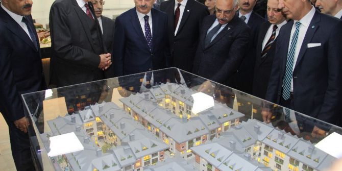 Müzezzinoğlu, Parmak Büyüklüğündeki Bilgisayarları İnceledi