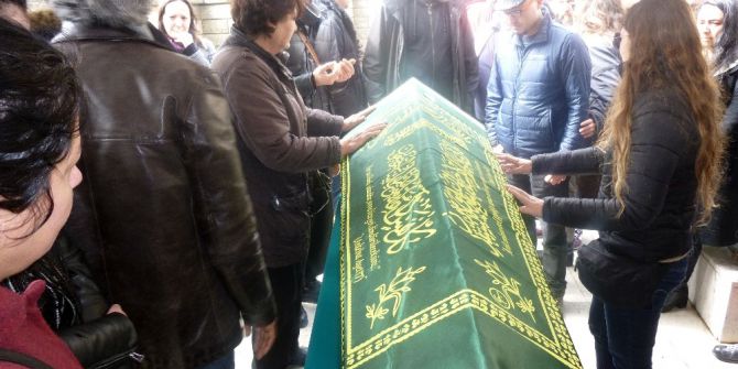 Sahte İçkiden Hayatını Kaybeden Dövmeci Son Yolculuğuna Uğurlandı