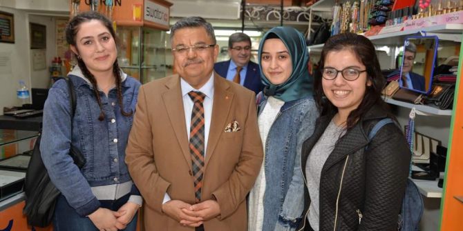 Belediye Başkanı Selim Yağcı Esnafların Sorunlarını Dinledi