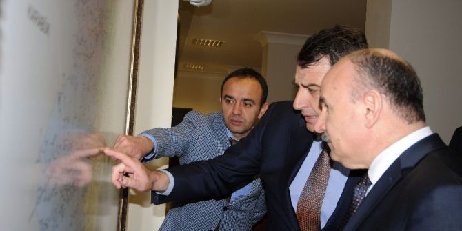 Vali Karadeniz, İl Özel İdaresinden Bilgi Aldı