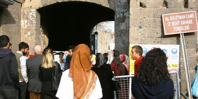 Diyarbakır’da Ygs’ye Girecek Öğrenciler, Türbelere Akın Etti